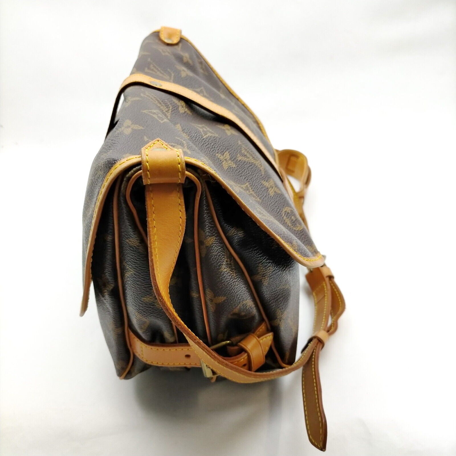 Louis Vuitton Saumur Shoulder bag 377029